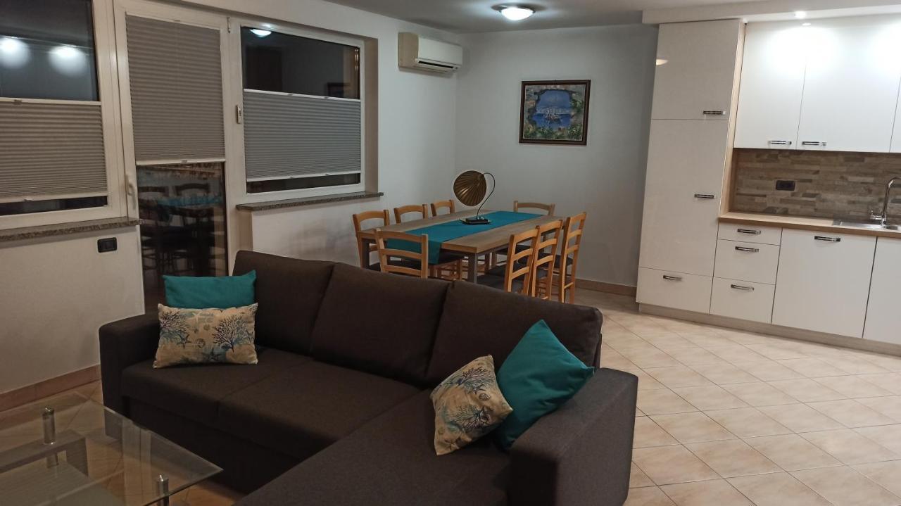 Apartma Apollonio Črni Kal Dış mekan fotoğraf