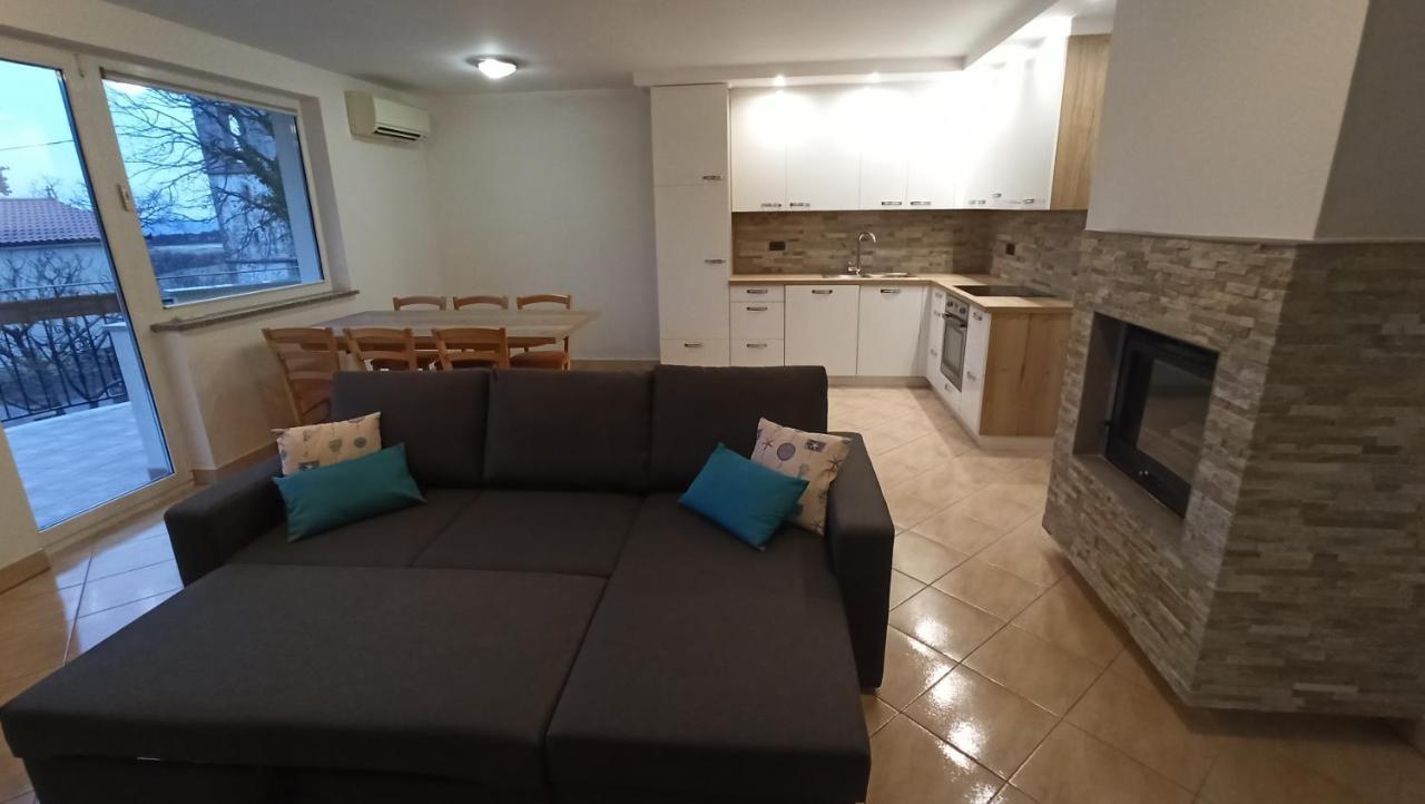 Apartma Apollonio Črni Kal Dış mekan fotoğraf