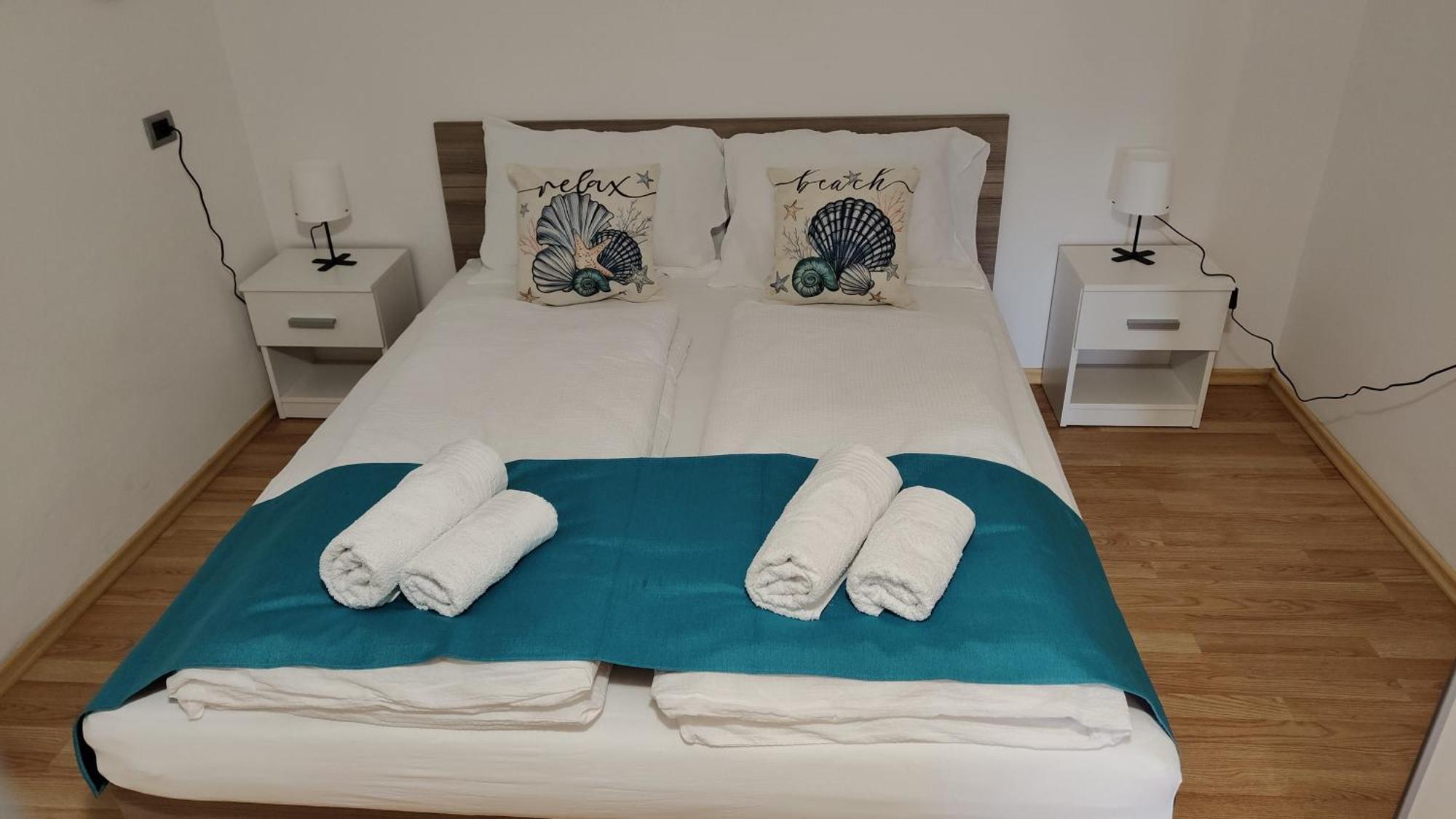 Apartma Apollonio Črni Kal Dış mekan fotoğraf